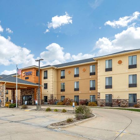 Comfort Inn & Suites Cedar Rapids North - Collins Road Екстер'єр фото
