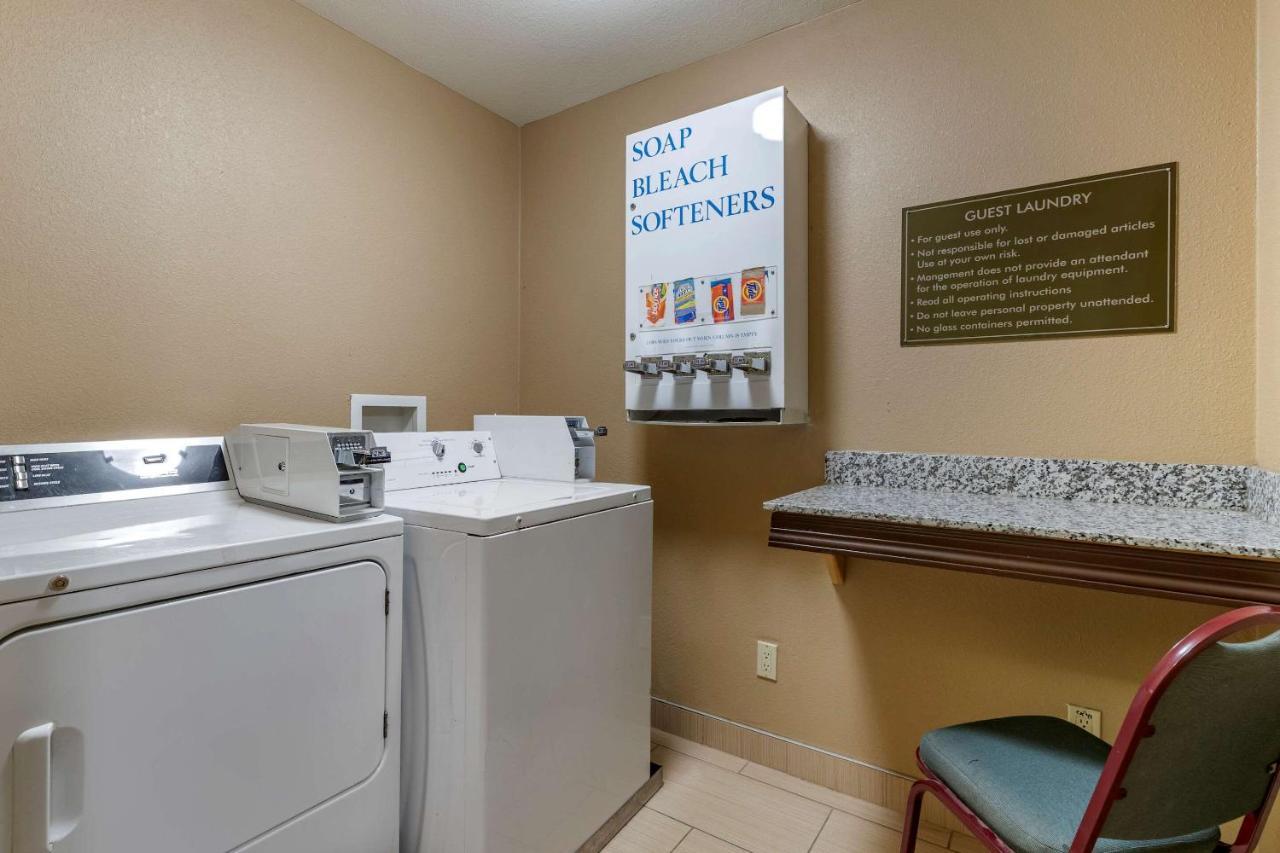 Comfort Inn & Suites Cedar Rapids North - Collins Road Екстер'єр фото
