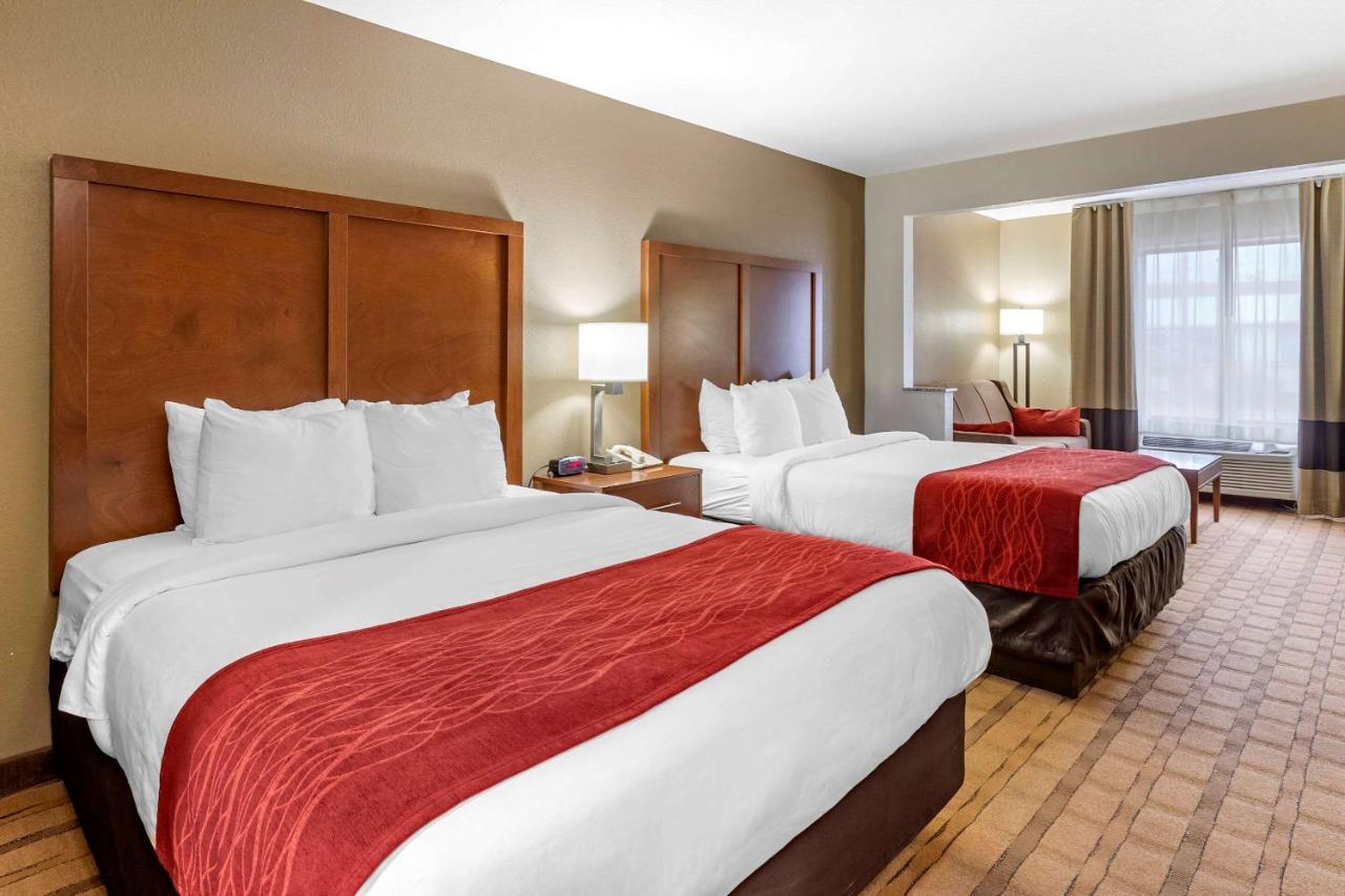 Comfort Inn & Suites Cedar Rapids North - Collins Road Екстер'єр фото