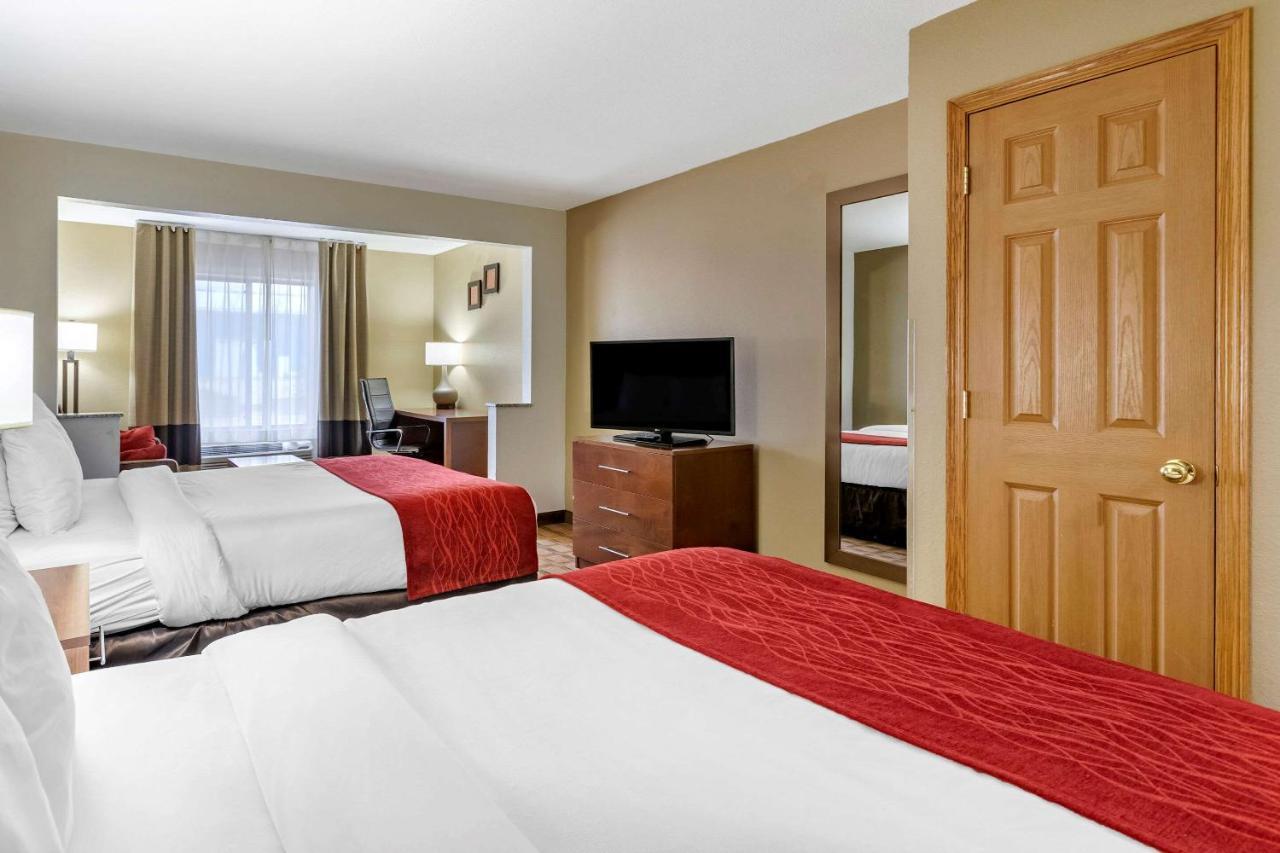 Comfort Inn & Suites Cedar Rapids North - Collins Road Екстер'єр фото