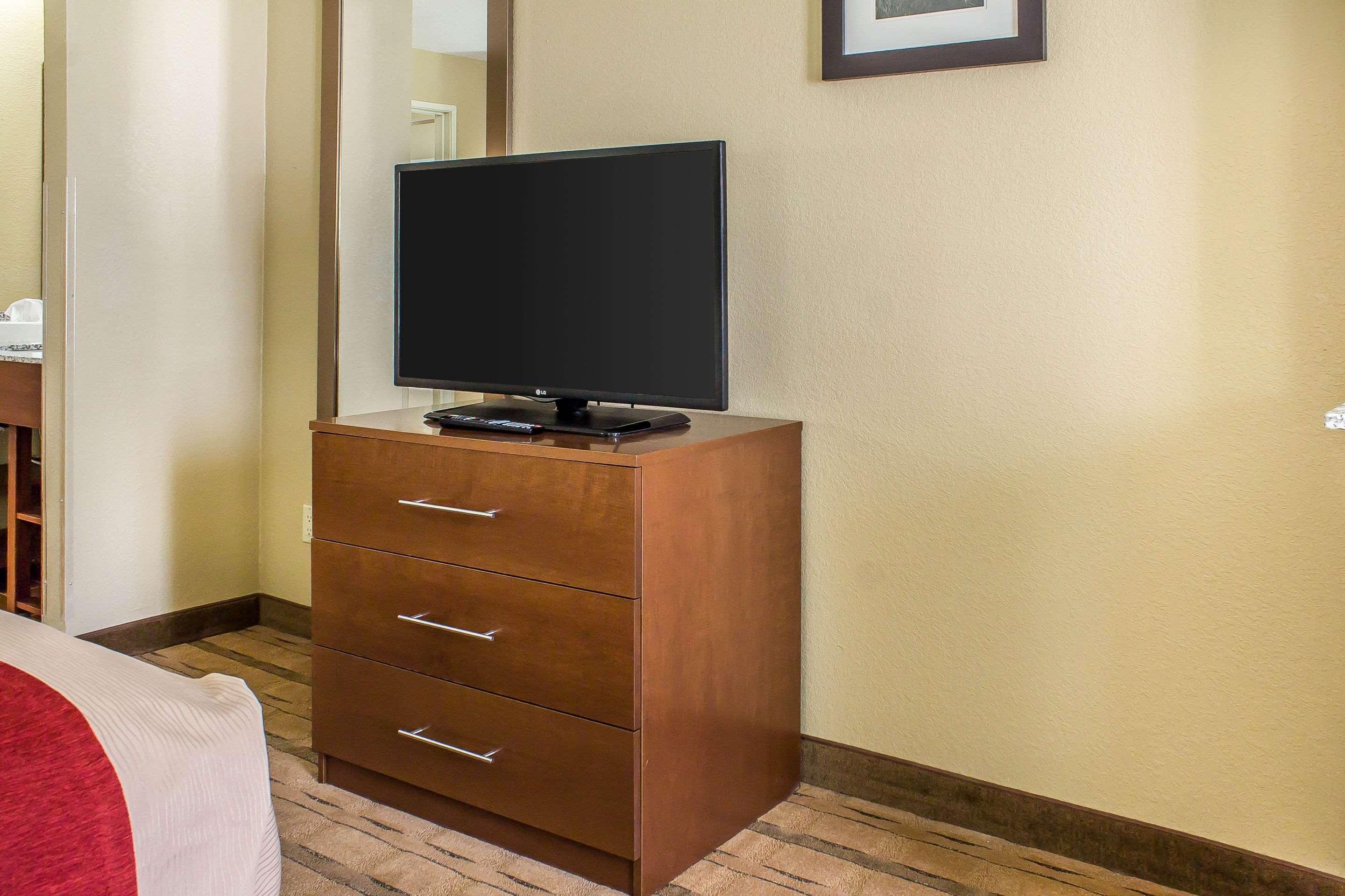 Comfort Inn & Suites Cedar Rapids North - Collins Road Екстер'єр фото