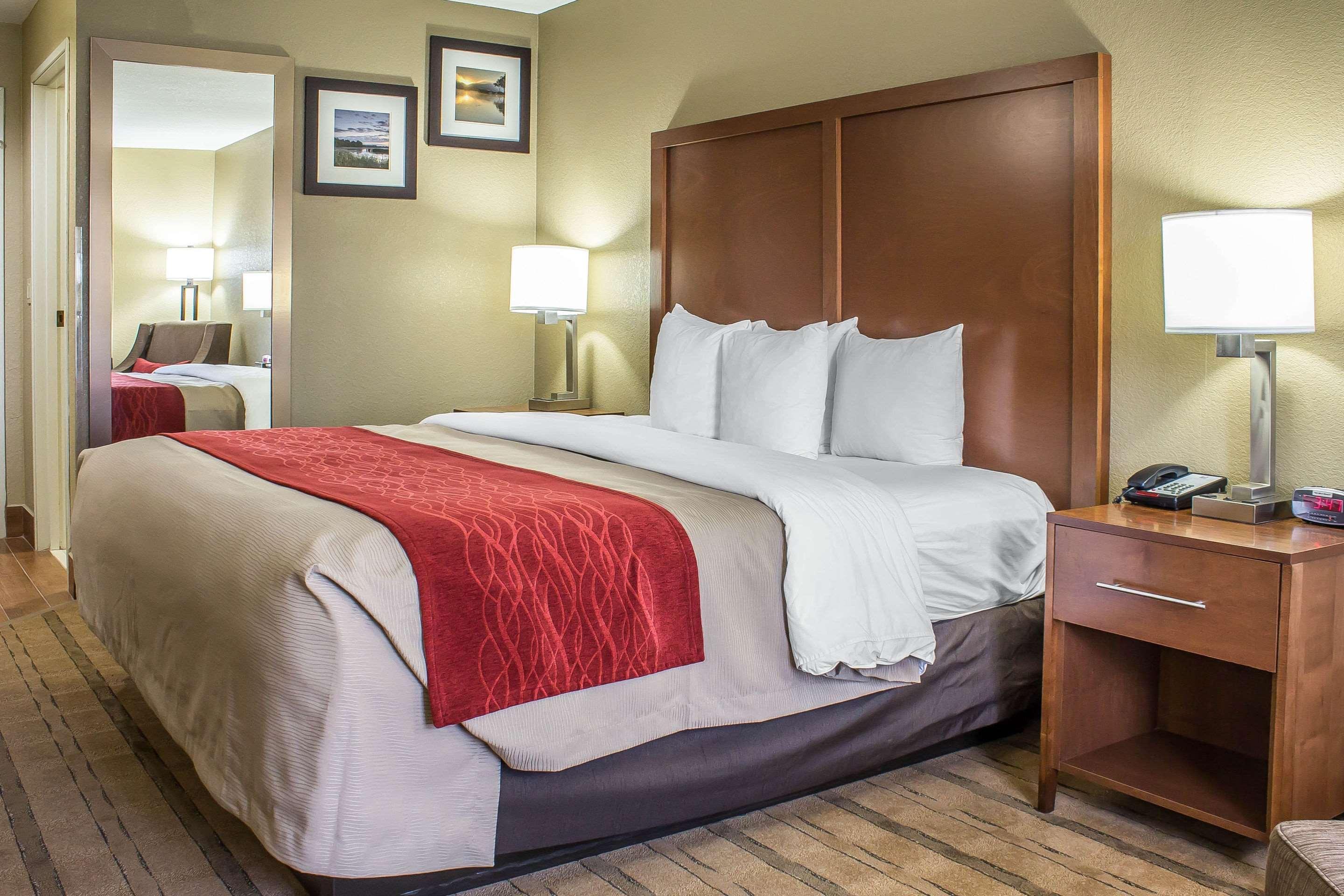 Comfort Inn & Suites Cedar Rapids North - Collins Road Екстер'єр фото