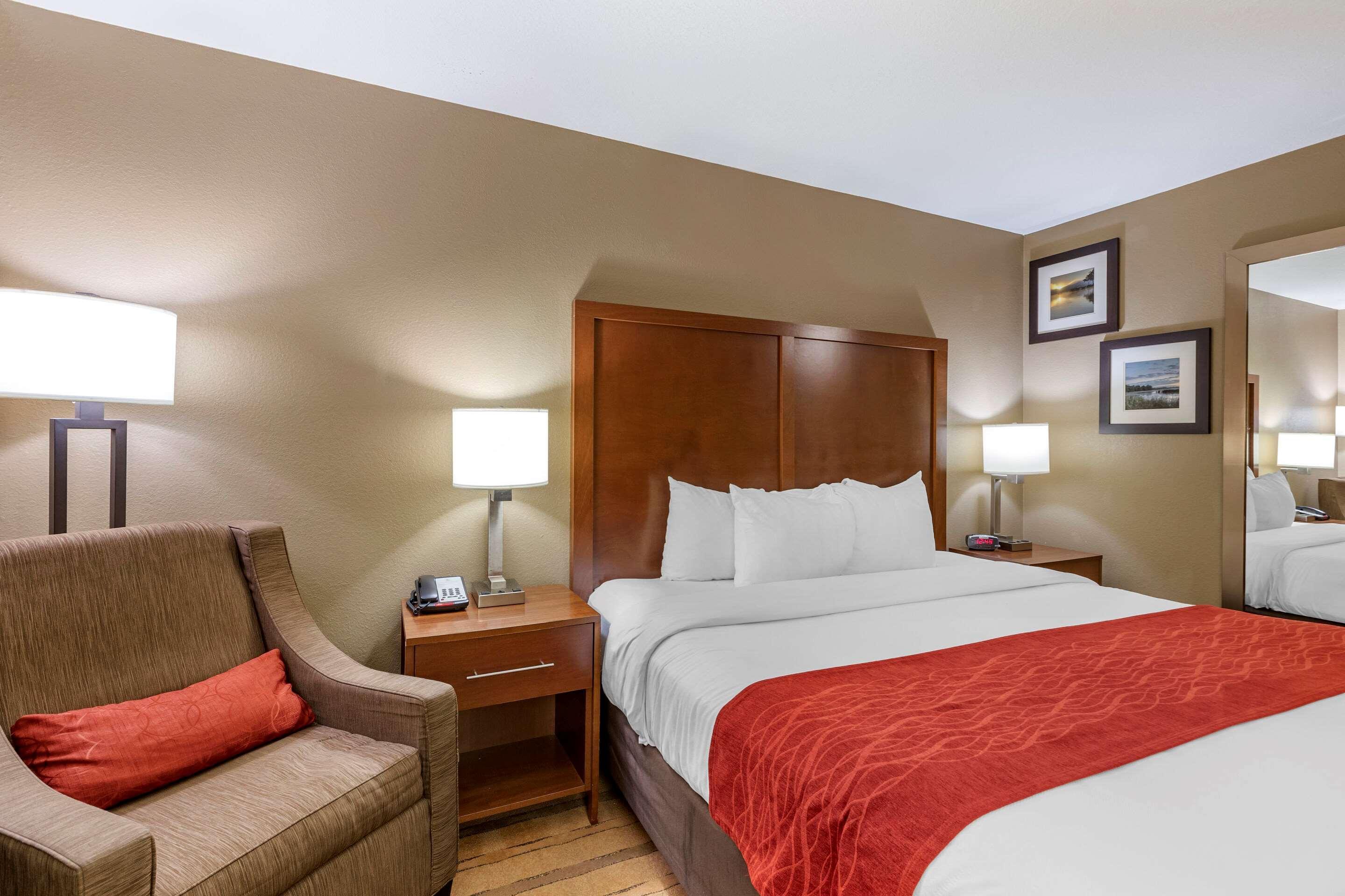 Comfort Inn & Suites Cedar Rapids North - Collins Road Екстер'єр фото