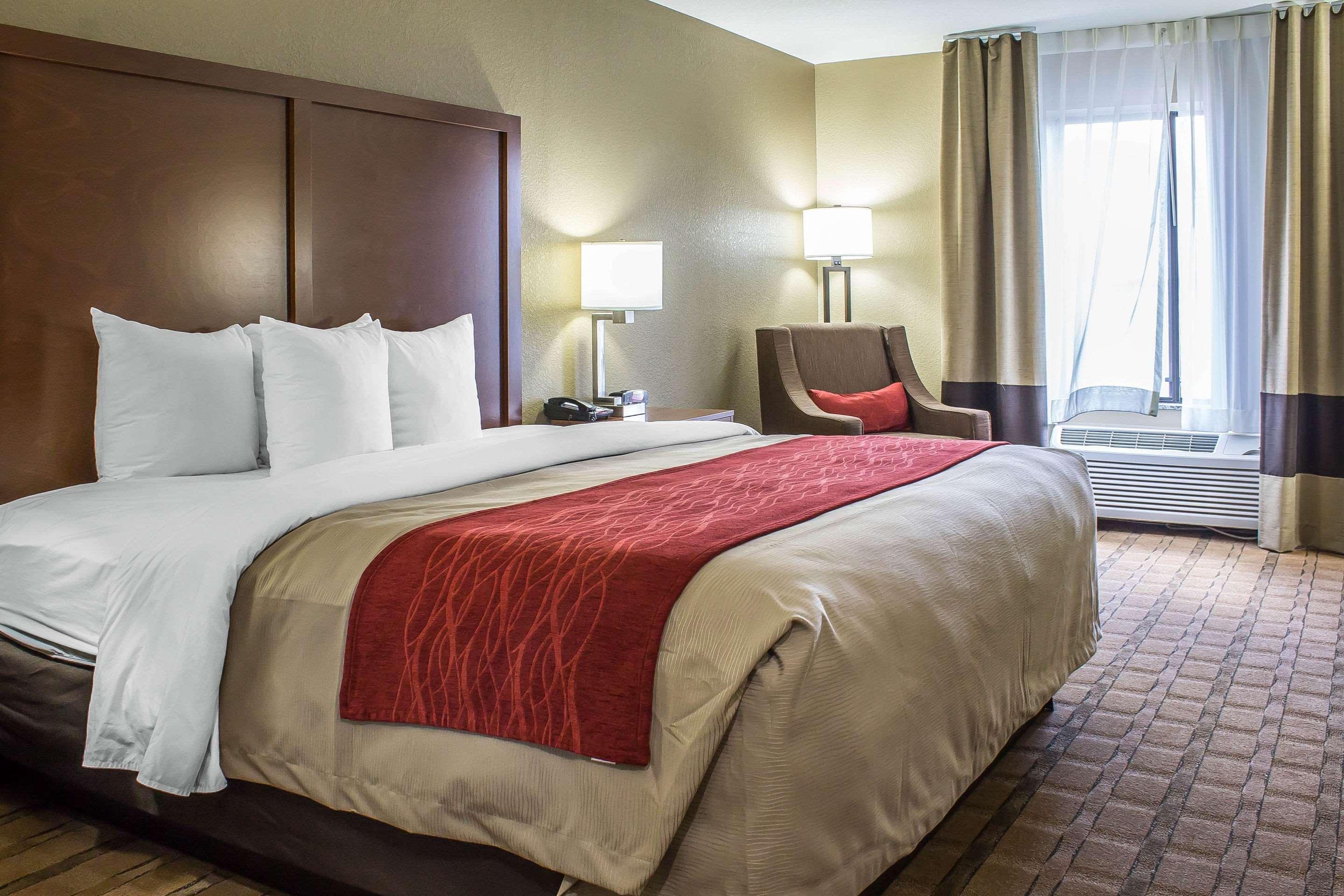 Comfort Inn & Suites Cedar Rapids North - Collins Road Екстер'єр фото