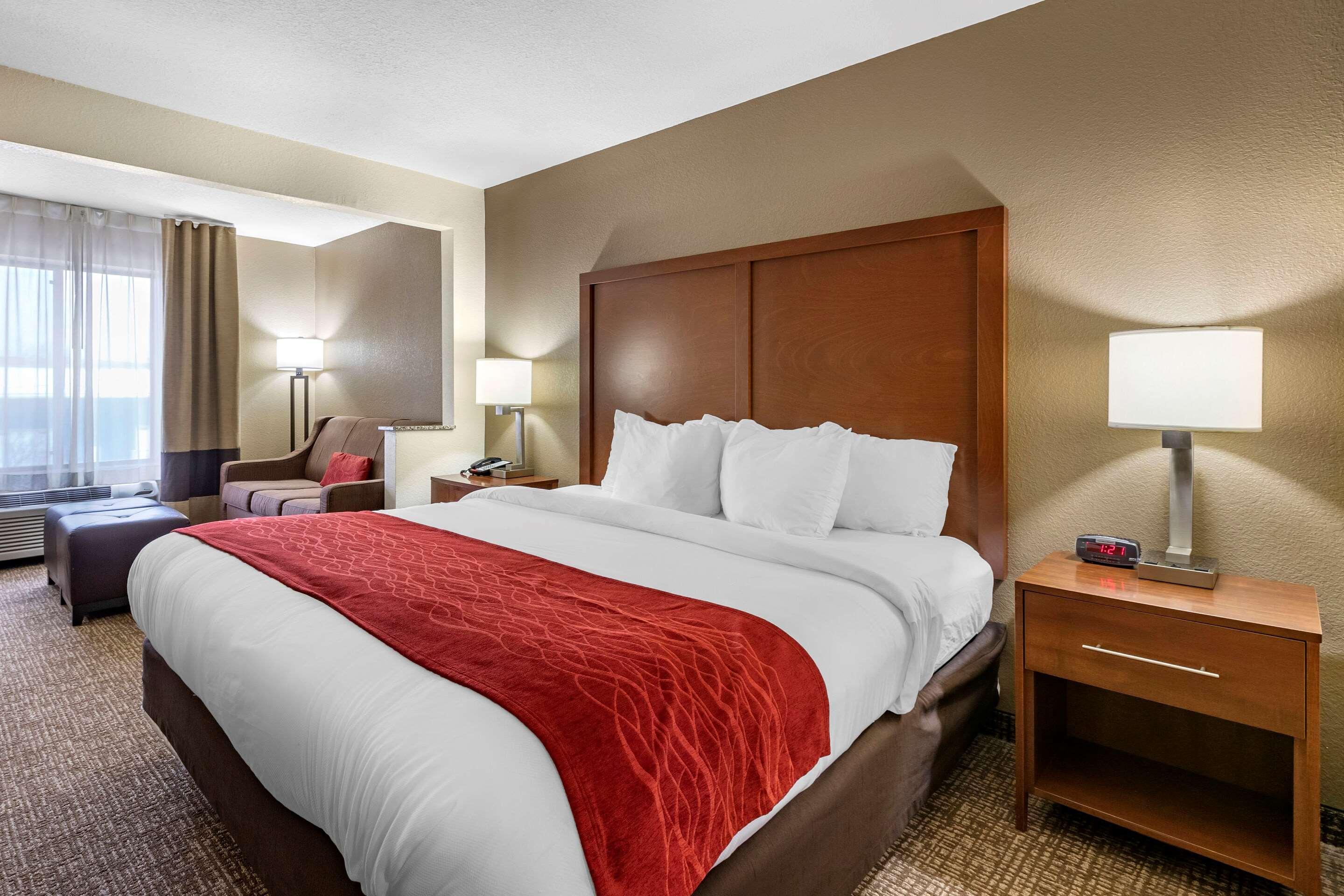 Comfort Inn & Suites Cedar Rapids North - Collins Road Екстер'єр фото