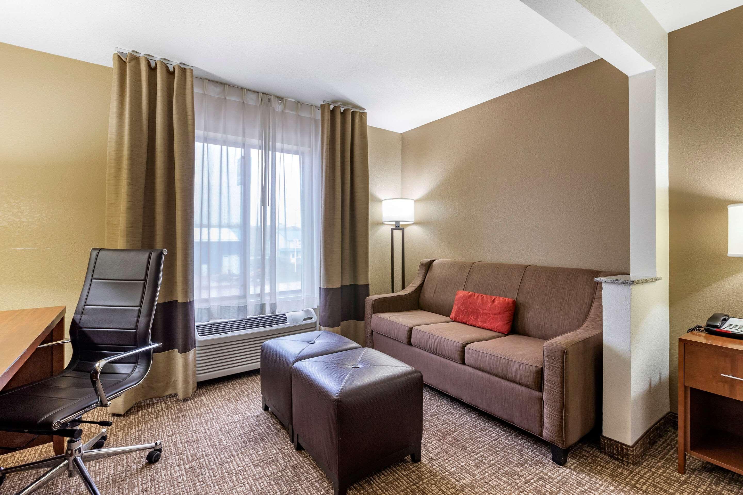 Comfort Inn & Suites Cedar Rapids North - Collins Road Екстер'єр фото