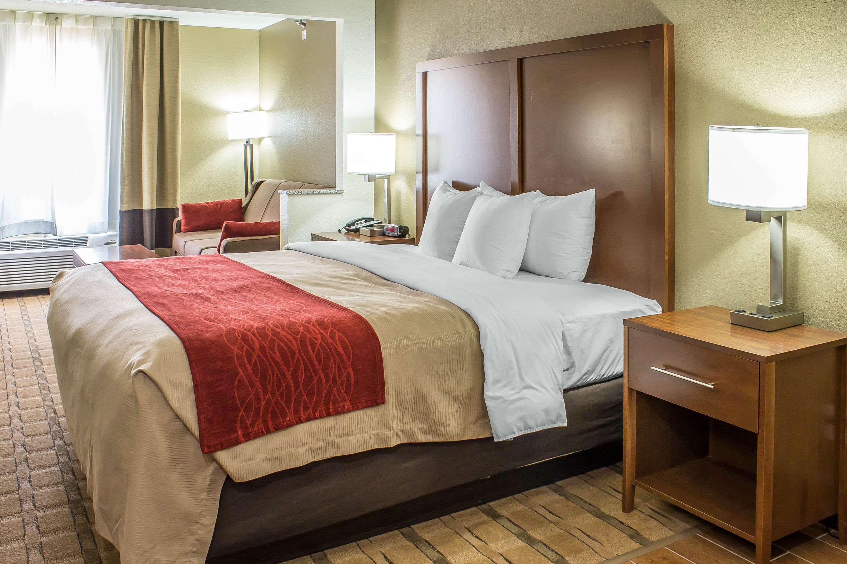 Comfort Inn & Suites Cedar Rapids North - Collins Road Екстер'єр фото