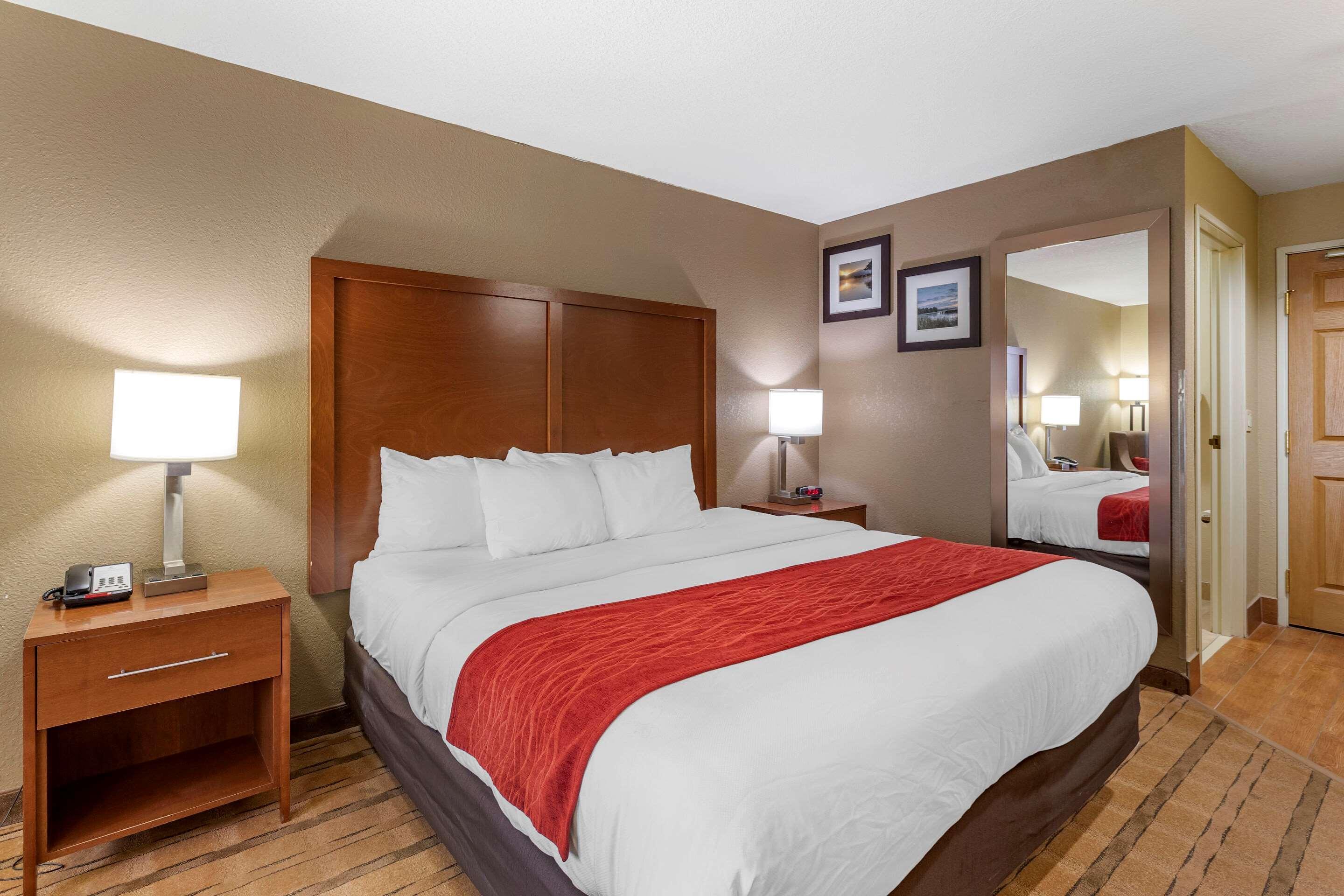 Comfort Inn & Suites Cedar Rapids North - Collins Road Екстер'єр фото