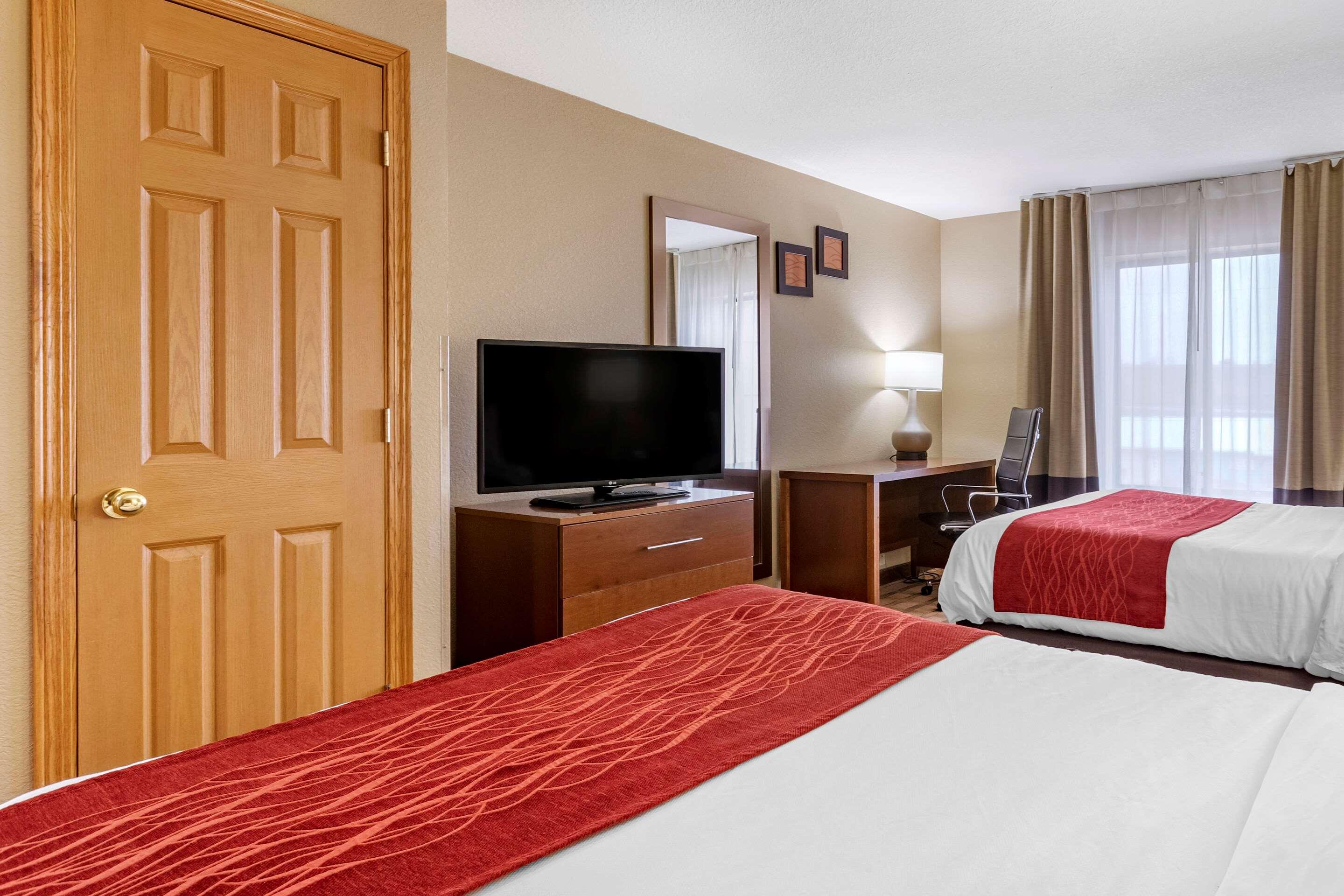 Comfort Inn & Suites Cedar Rapids North - Collins Road Екстер'єр фото