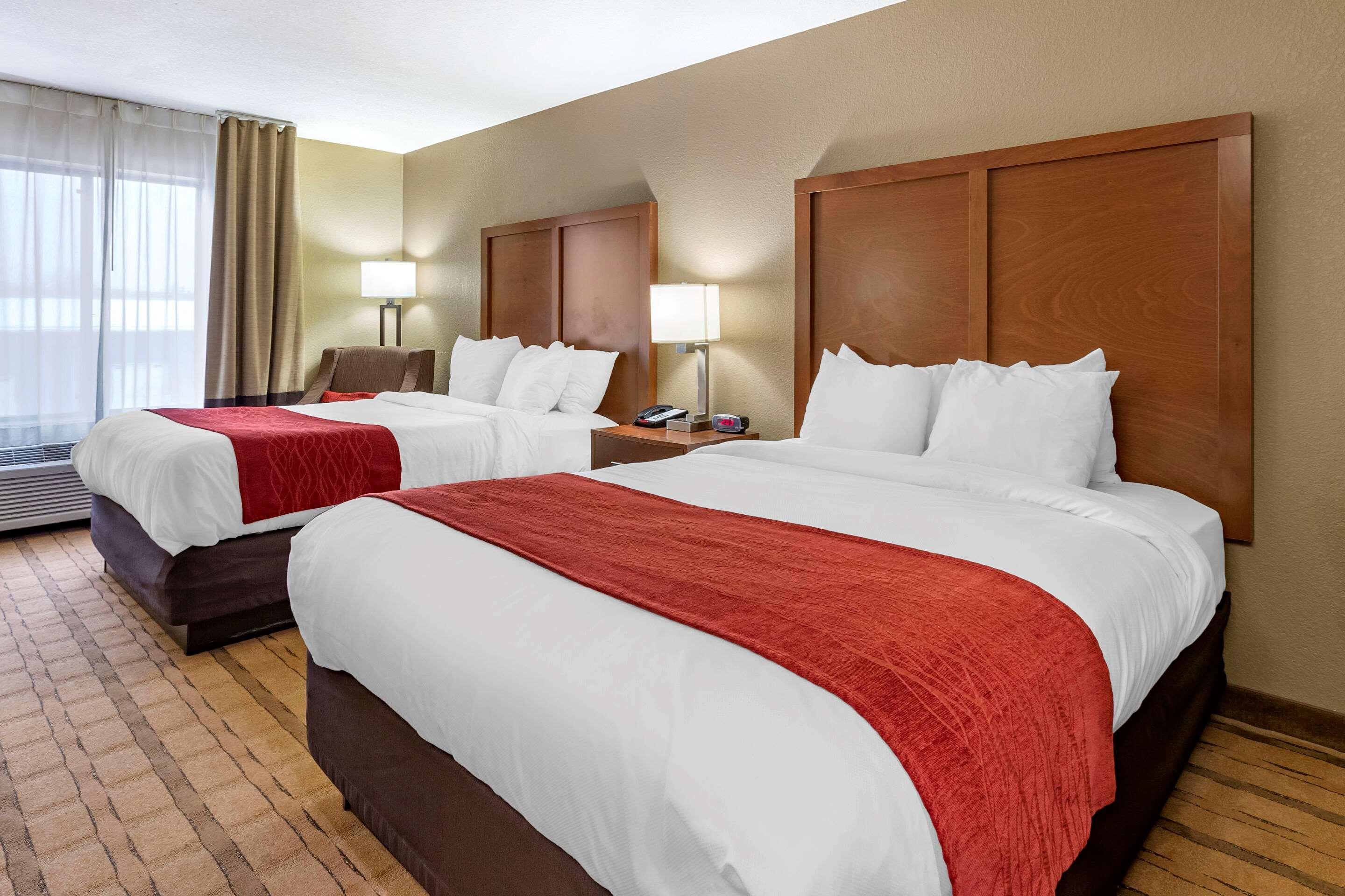 Comfort Inn & Suites Cedar Rapids North - Collins Road Екстер'єр фото