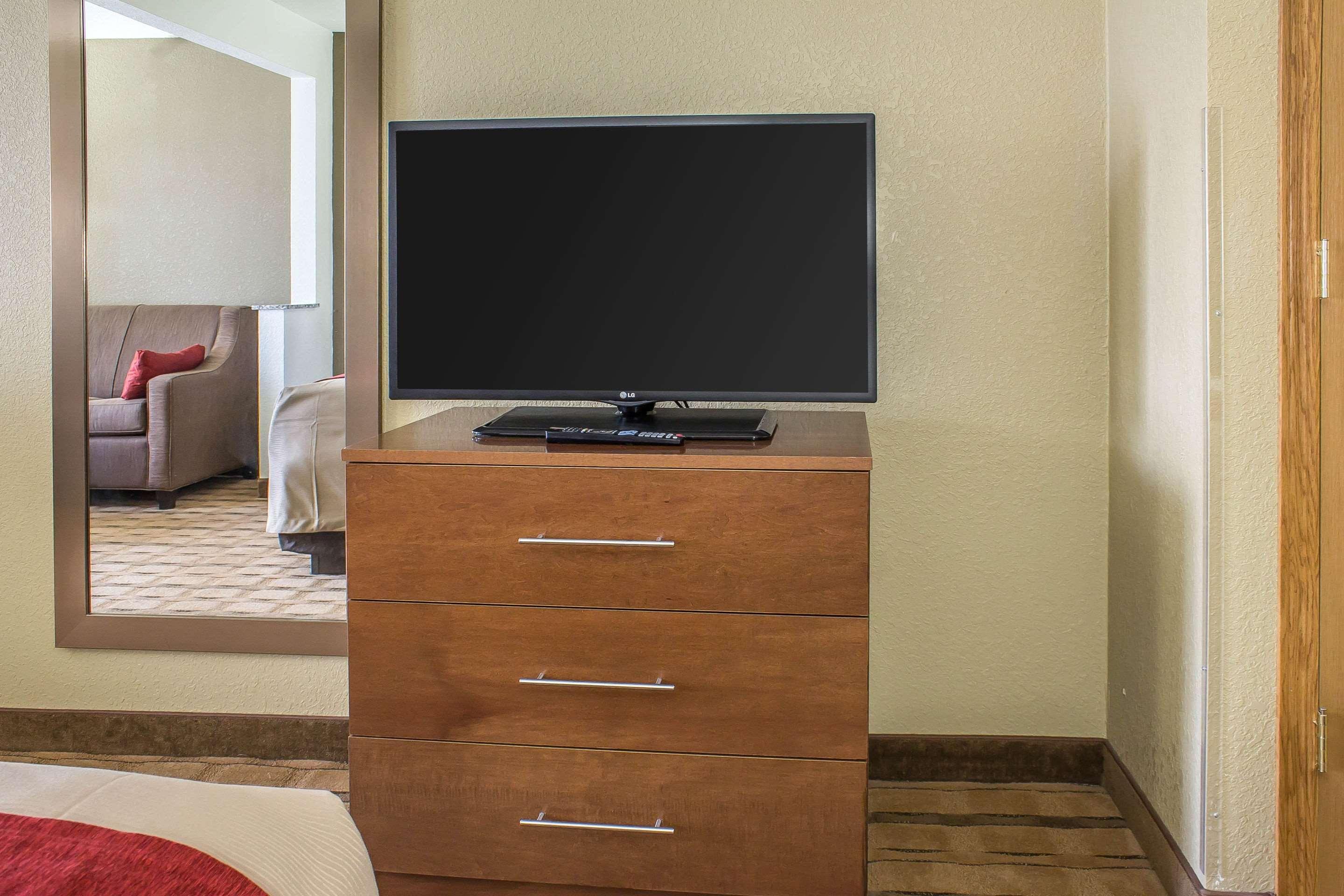 Comfort Inn & Suites Cedar Rapids North - Collins Road Екстер'єр фото