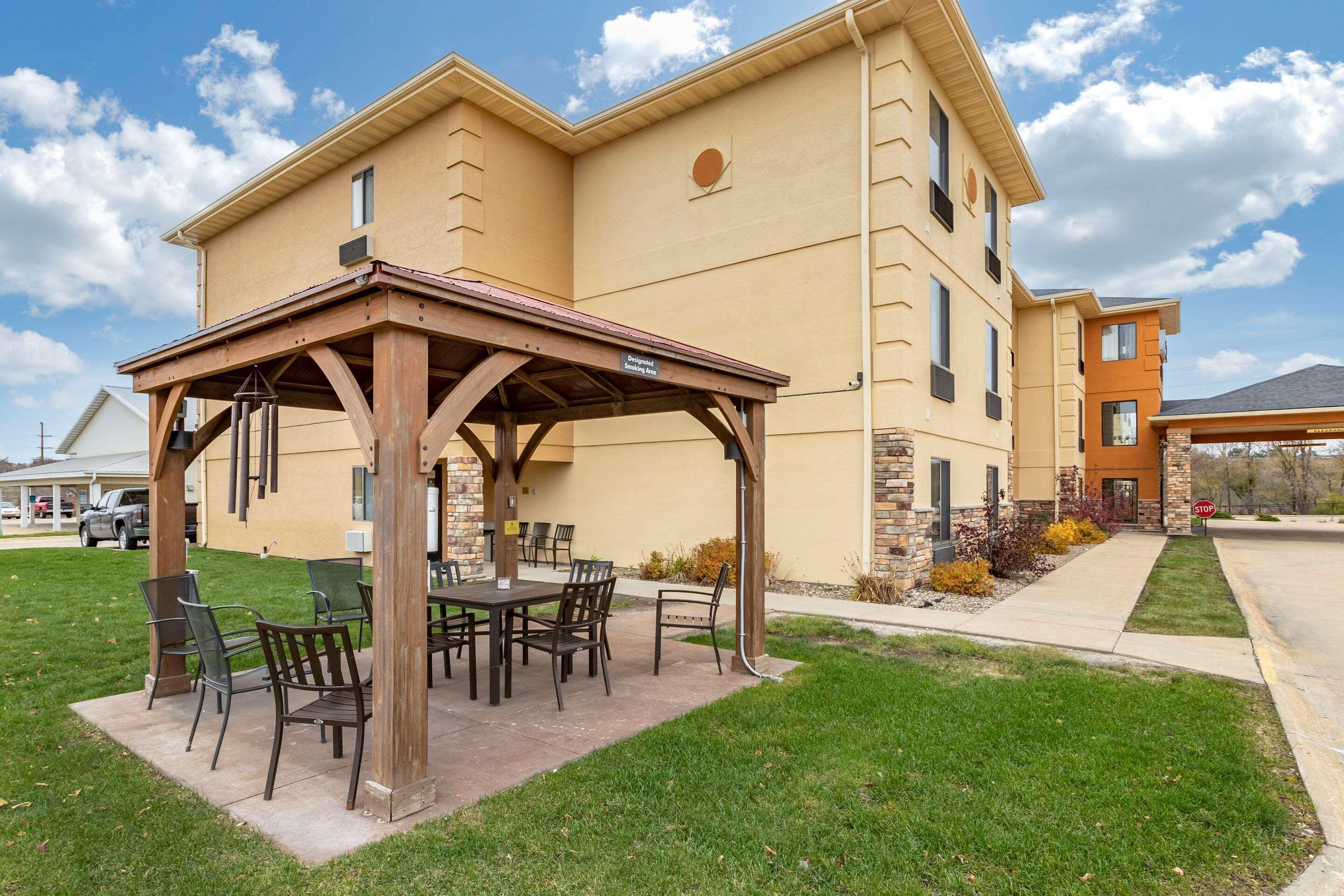 Comfort Inn & Suites Cedar Rapids North - Collins Road Екстер'єр фото