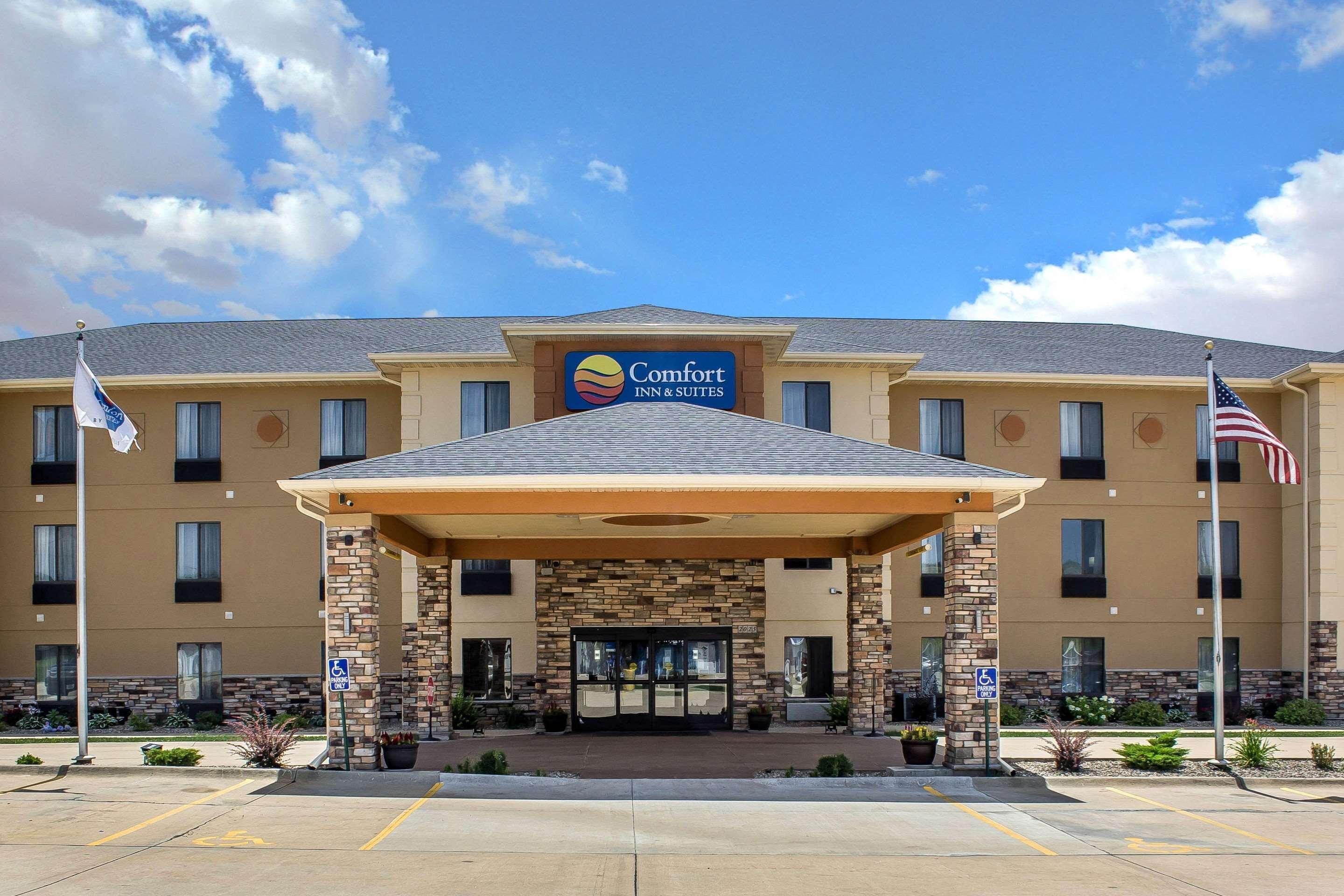 Comfort Inn & Suites Cedar Rapids North - Collins Road Екстер'єр фото