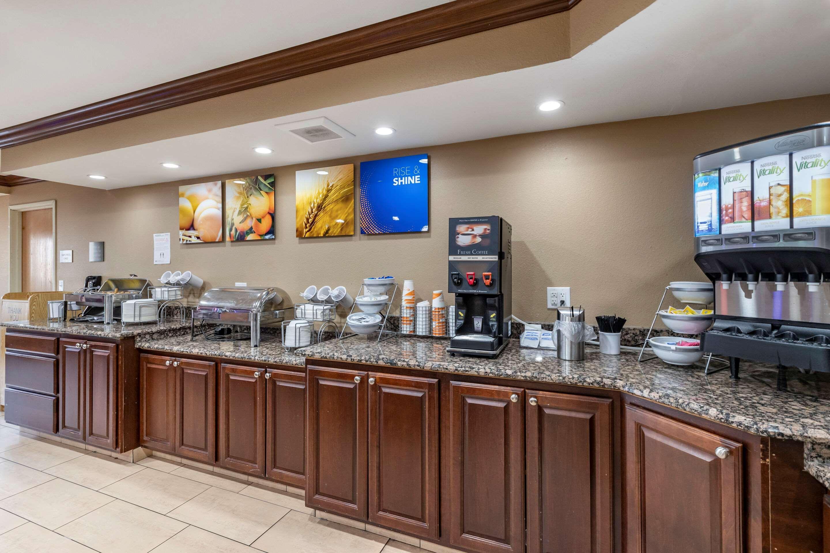 Comfort Inn & Suites Cedar Rapids North - Collins Road Екстер'єр фото