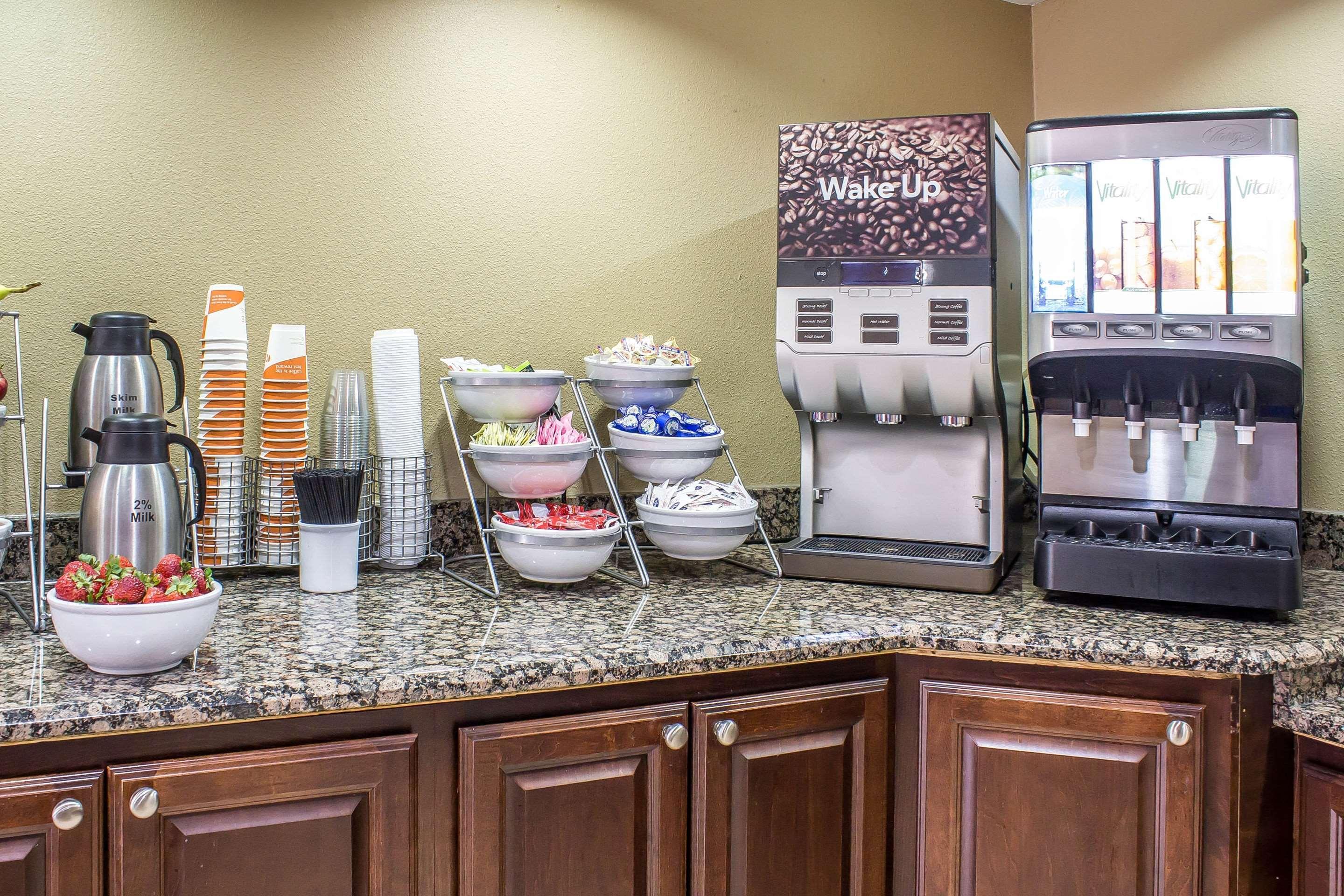 Comfort Inn & Suites Cedar Rapids North - Collins Road Екстер'єр фото