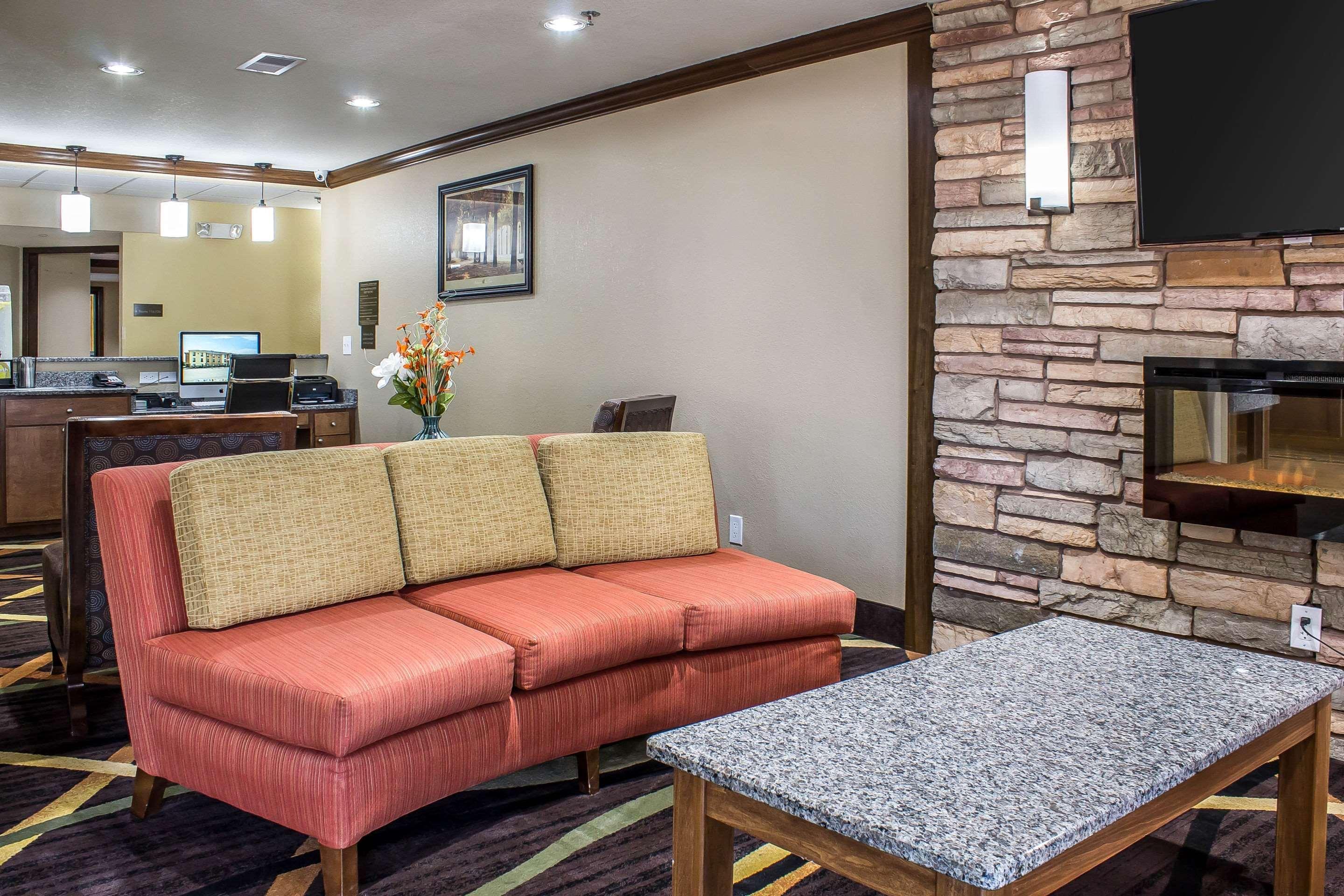 Comfort Inn & Suites Cedar Rapids North - Collins Road Екстер'єр фото