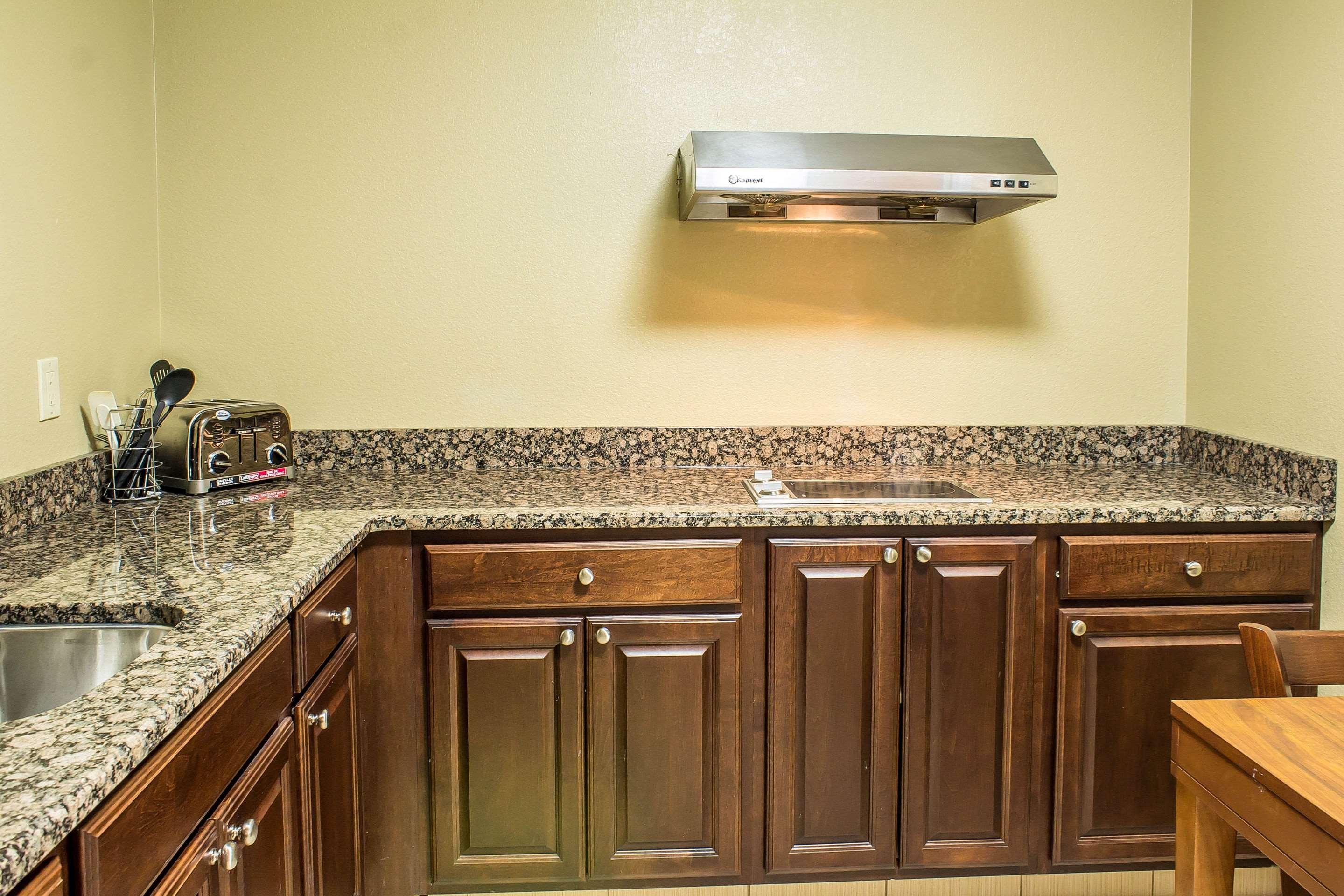 Comfort Inn & Suites Cedar Rapids North - Collins Road Екстер'єр фото