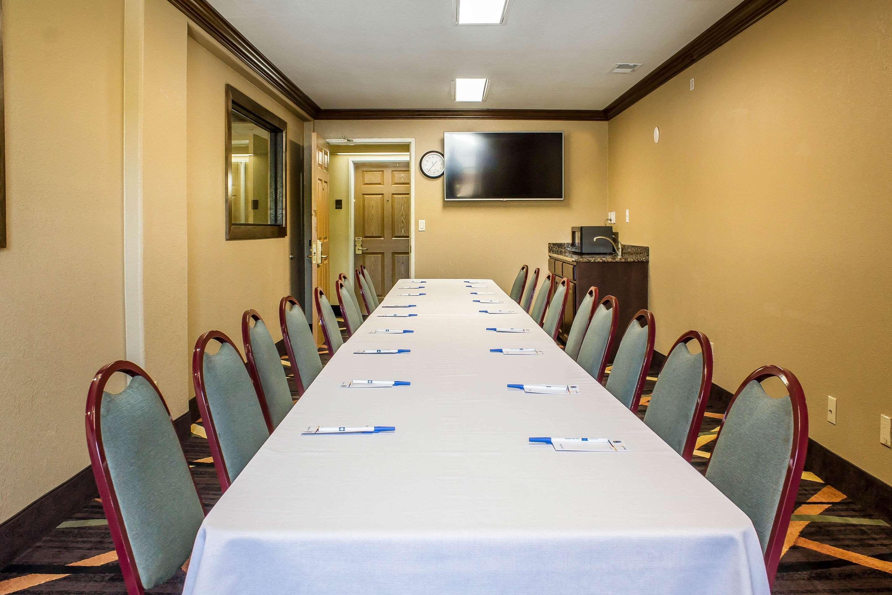 Comfort Inn & Suites Cedar Rapids North - Collins Road Екстер'єр фото