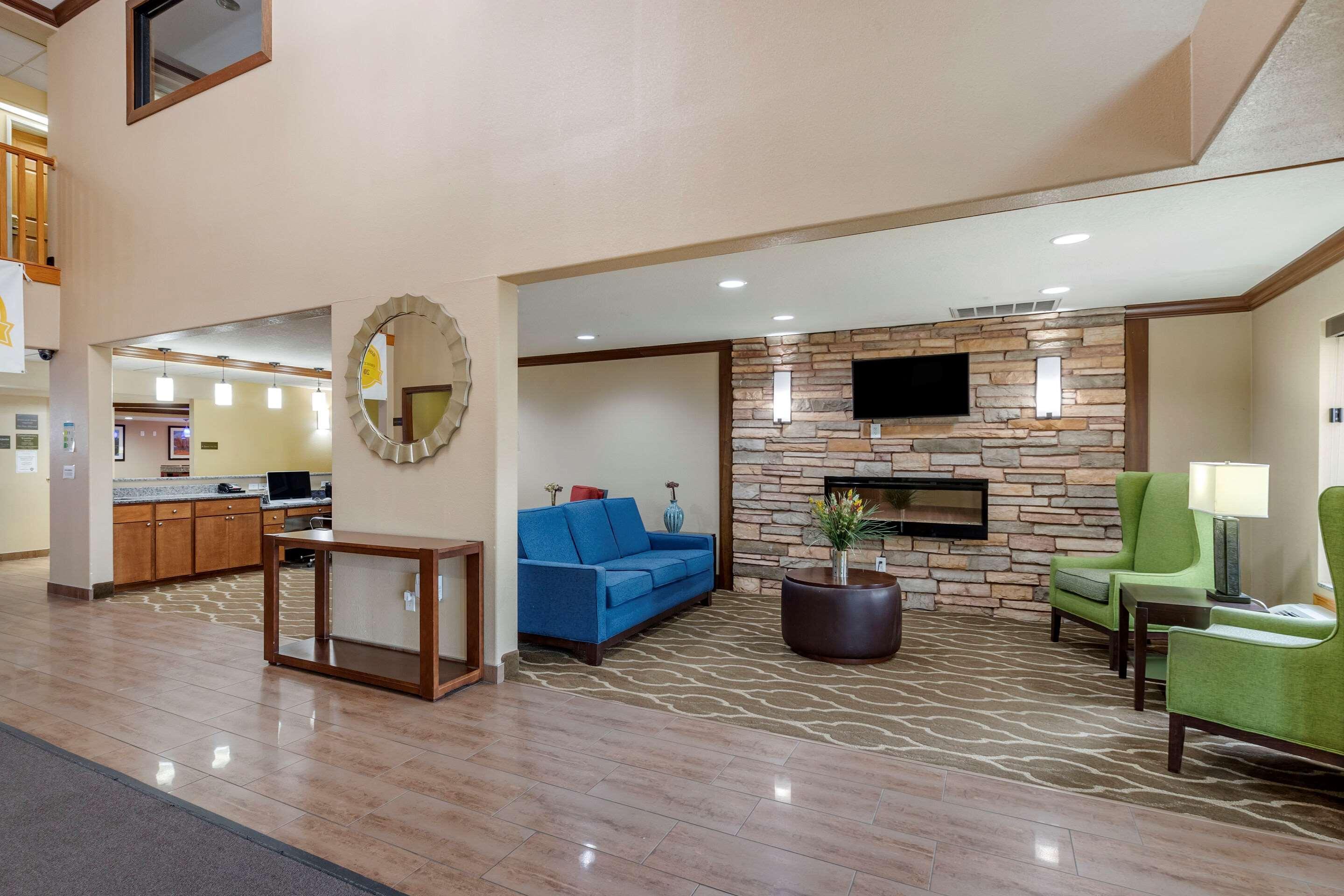 Comfort Inn & Suites Cedar Rapids North - Collins Road Екстер'єр фото