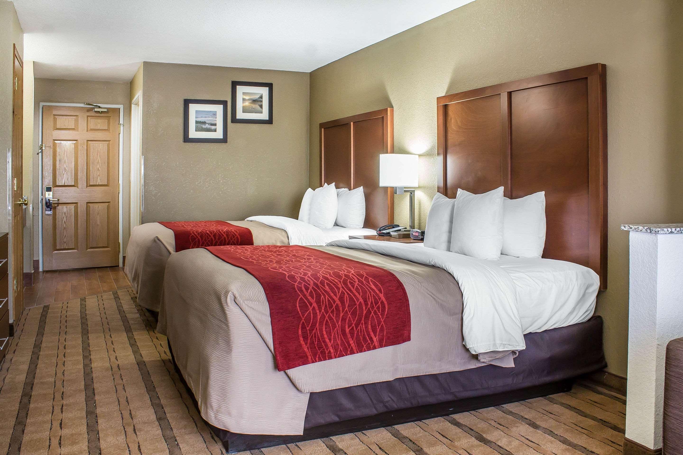 Comfort Inn & Suites Cedar Rapids North - Collins Road Екстер'єр фото